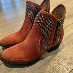 Circle G Terracotta Ankle Boots with Western Style Zipper and Low Heel